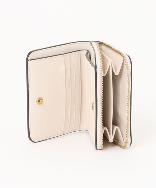 COACH(コーチ)の「エッセンシャル ビルフォールド ウォレット・ステッカー プリント(財布・レディース・ホワイト系その他・ONE)」の10枚目の写真