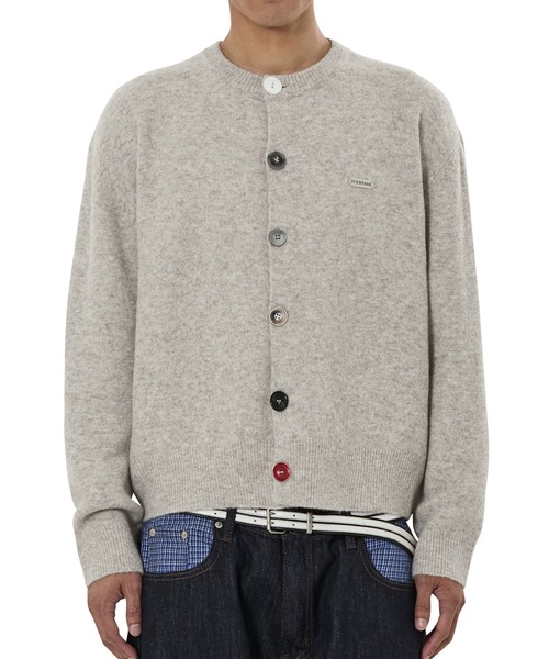 OY（オーワイ）の「『OY/オーワイ』BIG BUTTON KNIT CARDIGAN/ビッグボタン ニットカーディガン（カーディガン/ボレロ・レディース・アイボリー/ブラック・M/L）」の7枚目の写真