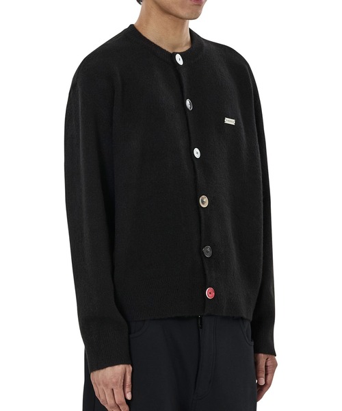 OY（オーワイ）の「『OY/オーワイ』BIG BUTTON KNIT CARDIGAN/ビッグボタン ニットカーディガン（カーディガン/ボレロ・レディース・アイボリー/ブラック・M/L）」の4枚目の写真