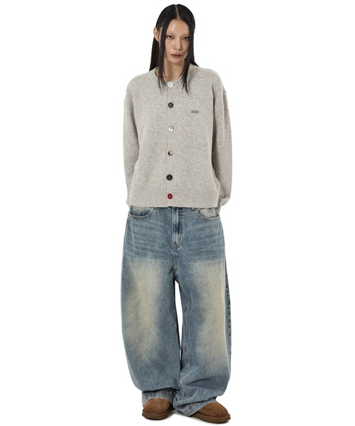 OY（オーワイ）の「『OY/オーワイ』BIG BUTTON KNIT CARDIGAN/ビッグボタン ニットカーディガン（カーディガン/ボレロ・レディース・アイボリー/ブラック・M/L）」の10枚目の写真