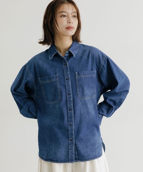 studio CLIP(スタディオクリップ)の「【選べる着丈】デニムシャツ《CLIP denim》(シャツ/ブラウス・レディース・オフホワイト/ブラック/インディゴブルー/ブルー・BIG(L)/REGULAR)」の16枚目の写真