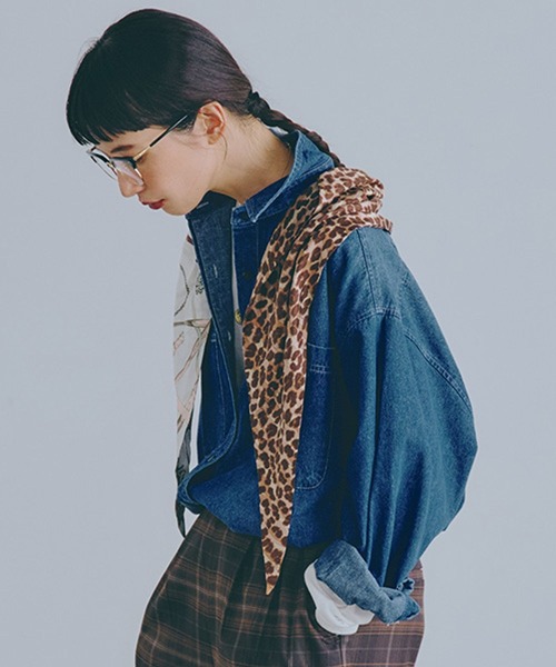 studio CLIP(スタディオクリップ)の「【選べる着丈】デニムシャツ《CLIP denim》(シャツ/ブラウス・レディース・オフホワイト/ブラック/インディゴブルー/ブルー・BIG(L)/REGULAR)」の22枚目の写真