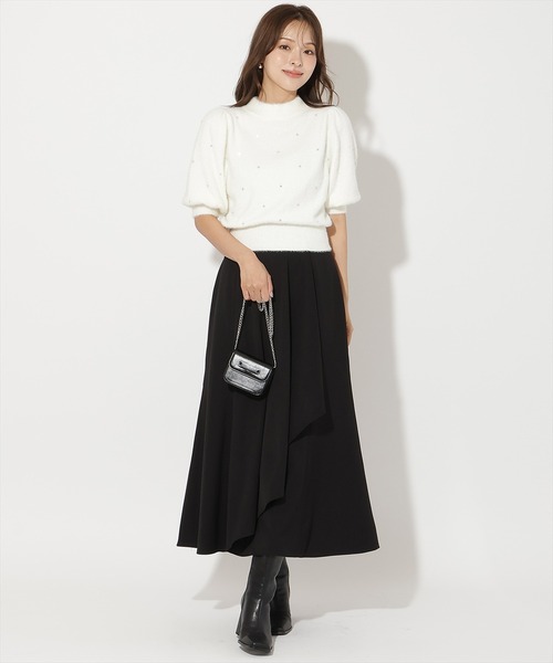 AND COUTURE(アンドクチュール)の「ラメフェザー5分袖ビジュー付きプルオーバー(ニット/セーター・レディース・ライトグレー/ブラック/オフホワイト/ベージュ・FREE)」の10枚目の写真