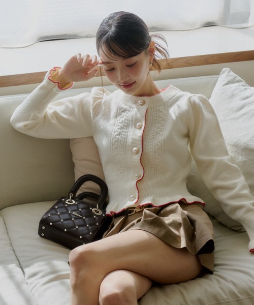 Lallana(ララーナ)の「Frill Knit Cardigan / フリルニットカーディガン(カーディガン/ボレロ・レディース・アイボリー/レッド・FREE)」の13枚目の写真