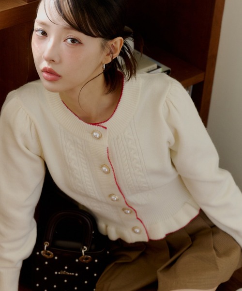 Lallana(ララーナ)の「Frill Knit Cardigan / フリルニットカーディガン(カーディガン/ボレロ・レディース・アイボリー/レッド・FREE)」の14枚目の写真