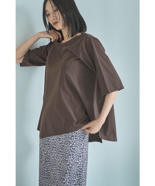 marjour(マージュール)の「RELAX SIDE SLIT TEE(Tシャツ/カットソー・レディース・ブラウン・M)」の1枚目の写真