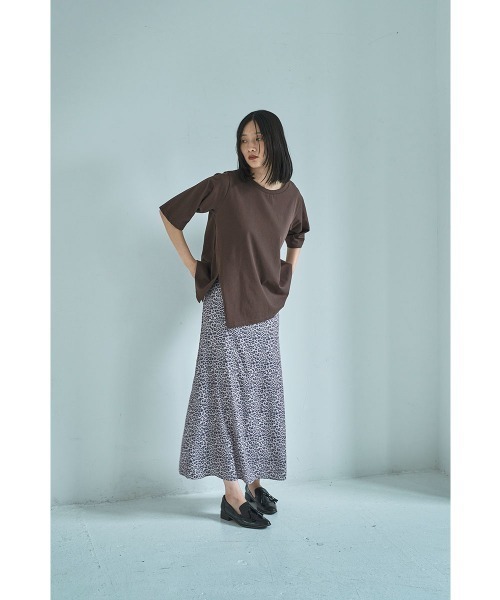marjour(マージュール)の「RELAX SIDE SLIT TEE(Tシャツ/カットソー・レディース・ブラウン・M)」の22枚目の写真