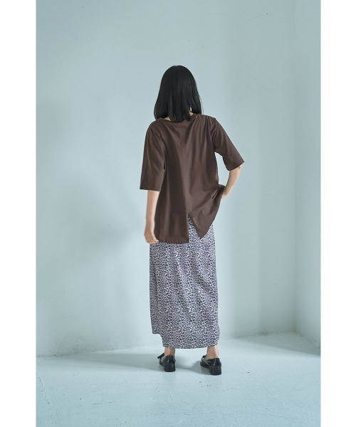 marjour(マージュール)の「RELAX SIDE SLIT TEE(Tシャツ/カットソー・レディース・ブラウン・M)」の19枚目の写真