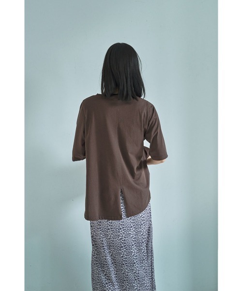 marjour(マージュール)の「RELAX SIDE SLIT TEE(Tシャツ/カットソー・レディース・ブラウン・M)」の16枚目の写真