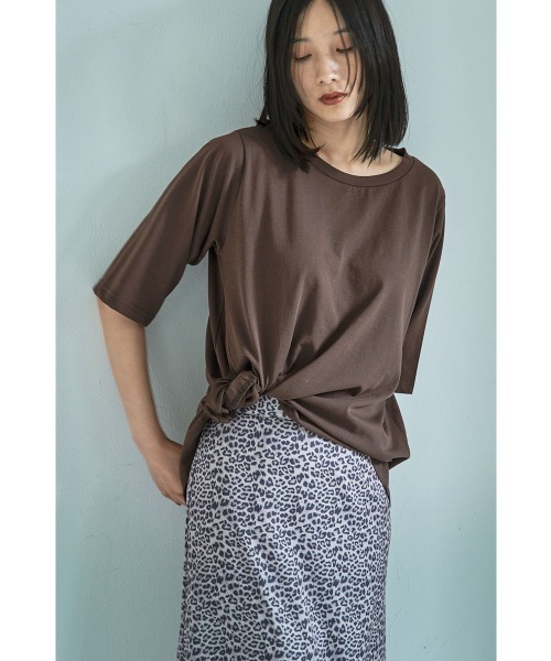 marjour(マージュール)の「RELAX SIDE SLIT TEE(Tシャツ/カットソー・レディース・ブラウン・M)」の13枚目の写真