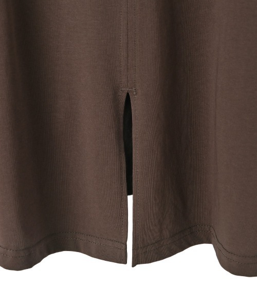 marjour(マージュール)の「RELAX SIDE SLIT TEE(Tシャツ/カットソー・レディース・ブラウン・M)」の3枚目の写真