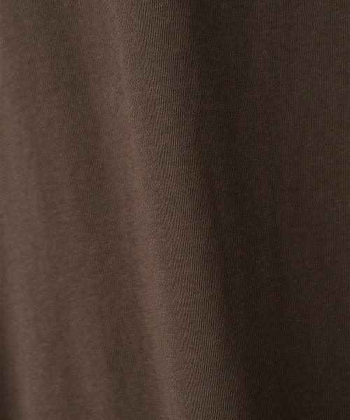 marjour(マージュール)の「RELAX SIDE SLIT TEE(Tシャツ/カットソー・レディース・ブラウン・M)」の2枚目の写真