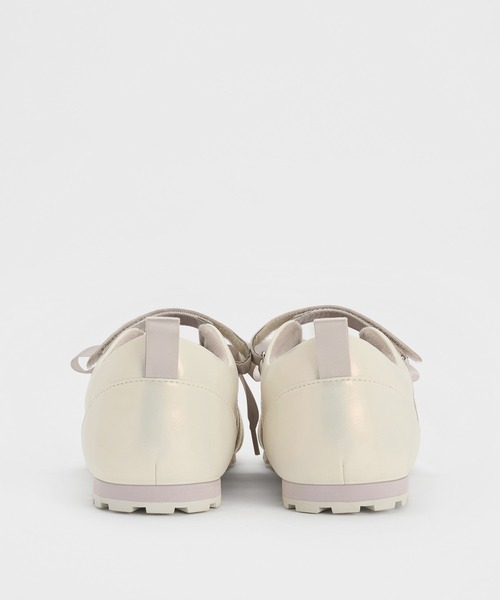 CHARLES & KEITH（チャールズ & キース）の「Silko シルコウ サテンレースバレエスニーカー（スニーカー・レディース・オフホワイト/ブラウン系その他7/ブラック系その他2・23cm/25.5cm/22.5cm/25cm/24.5cm/23.5cm）」の22枚目の写真