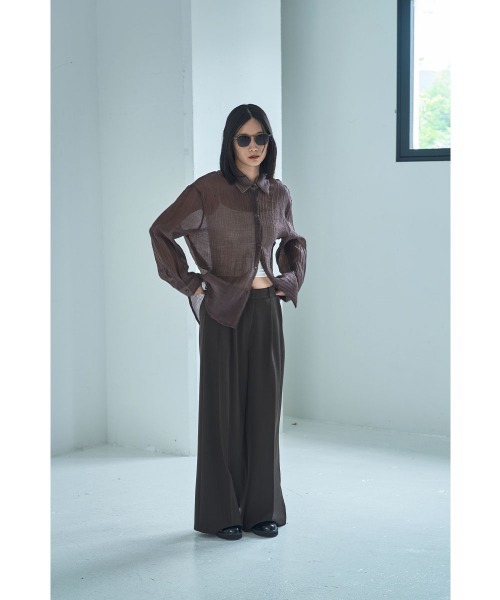 marjour（マージュール）の「WRINKLE SHEER SHIRTS（シャツ/ブラウス・レディース・ブラウン/オフホワイト・M）」の20枚目の写真