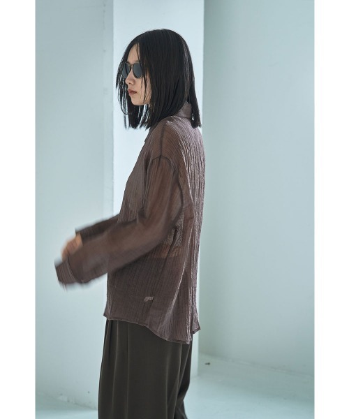 marjour（マージュール）の「WRINKLE SHEER SHIRTS（シャツ/ブラウス・レディース・ブラウン/オフホワイト・M）」の5枚目の写真