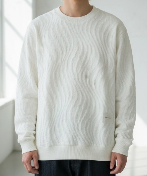 BENUSTA(ベヌスタ)の「A'GEM/9 × .kom 『BENUSTA /ベヌスタ』WAVE JACQUARD CREWNECK SWEAT/ウェーブジャカード クルーネックスウェット(ニット/セーター・メンズ・アイボリー/ブラック・L/XL)」の2枚目の写真
