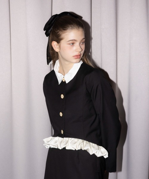 idem（イデム）の「blooming frill jacket / フリルデザインジャケット【セットアップ着用可能】（ノーカラージャケット・レディース・ベージュ/ブラック・FREE）」の3枚目の写真