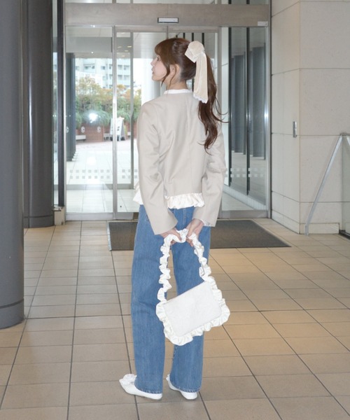 idem（イデム）の「blooming frill jacket / フリルデザインジャケット【セットアップ着用可能】（ノーカラージャケット・レディース・ベージュ/ブラック・FREE）」の19枚目の写真