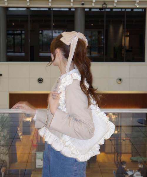 idem（イデム）の「blooming frill jacket / フリルデザインジャケット【セットアップ着用可能】（ノーカラージャケット・レディース・ベージュ/ブラック・FREE）」の20枚目の写真