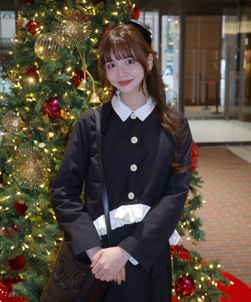 idem（イデム）の「blooming frill jacket / フリルデザインジャケット【セットアップ着用可能】（ノーカラージャケット・レディース・ベージュ/ブラック・FREE）」の13枚目の写真