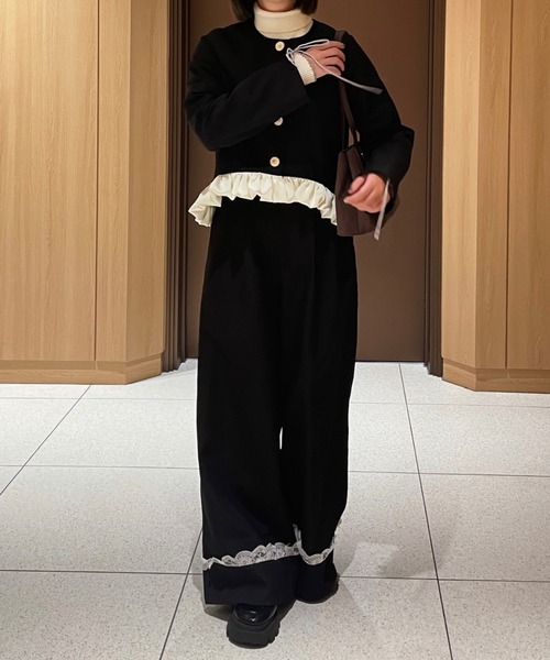 idem（イデム）の「blooming frill jacket / フリルデザインジャケット【セットアップ着用可能】（ノーカラージャケット・レディース・ベージュ/ブラック・FREE）」の16枚目の写真