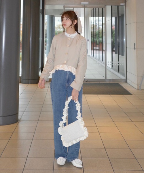 idem（イデム）の「blooming frill jacket / フリルデザインジャケット【セットアップ着用可能】（ノーカラージャケット・レディース・ベージュ/ブラック・FREE）」の22枚目の写真