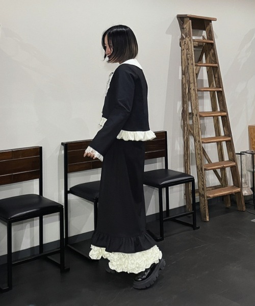 idem（イデム）の「blooming frill jacket / フリルデザインジャケット【セットアップ着用可能】（ノーカラージャケット・レディース・ベージュ/ブラック・FREE）」の10枚目の写真