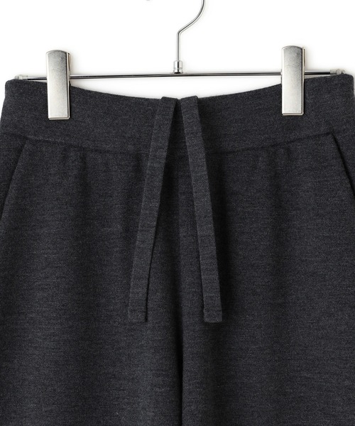 ADAM ET ROPE'（アダムエロペ）の「【EMOELLE】ウールニットパンツ（その他パンツ・レディース・グレー/オフホワイト・38/36）」の20枚目の写真