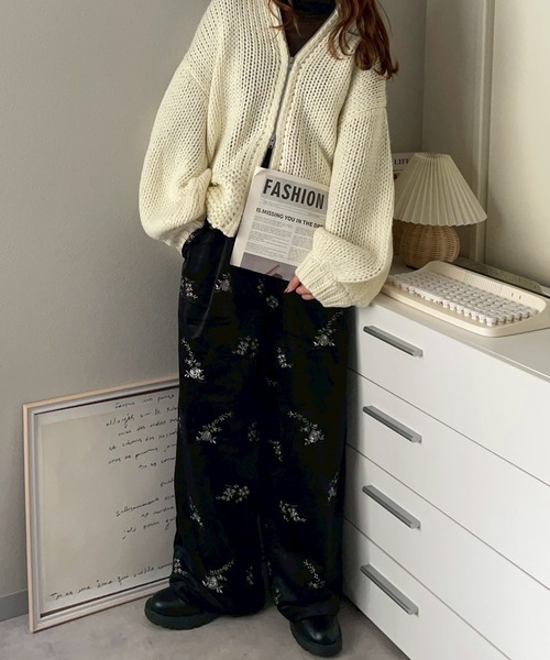 merrylatte（メリーラテ）の「フラワー刺繍ベロアワイドパンツ【NOUA】（その他パンツ・レディース・ブラック・FREE）」の10枚目の写真