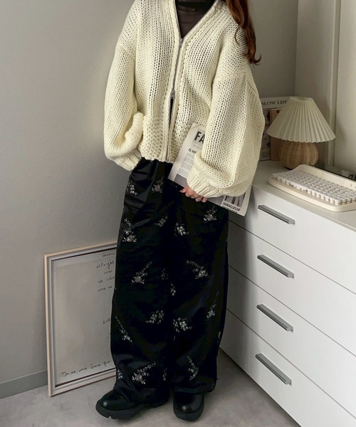 merrylatte（メリーラテ）の「フラワー刺繍ベロアワイドパンツ【NOUA】（その他パンツ・レディース・ブラック・FREE）」の13枚目の写真