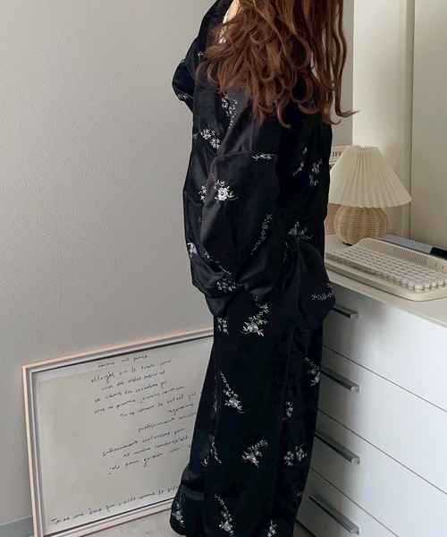 merrylatte（メリーラテ）の「フラワー刺繍ベロアワイドパンツ【NOUA】（その他パンツ・レディース・ブラック・FREE）」の18枚目の写真