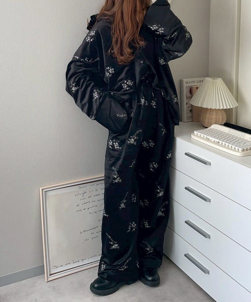 merrylatte（メリーラテ）の「フラワー刺繍ベロアワイドパンツ【NOUA】（その他パンツ・レディース・ブラック・FREE）」の20枚目の写真