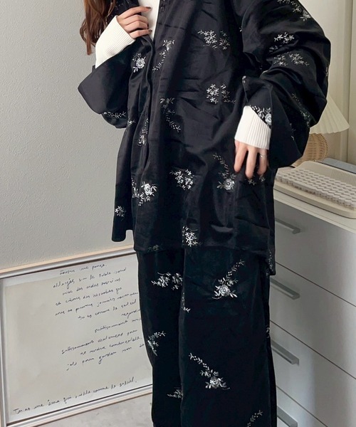 merrylatte（メリーラテ）の「フラワー刺繍ベロアワイドパンツ【NOUA】（その他パンツ・レディース・ブラック・FREE）」の6枚目の写真