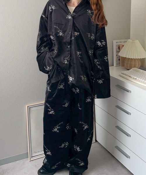 merrylatte（メリーラテ）の「フラワー刺繍ベロアワイドパンツ【NOUA】（その他パンツ・レディース・ブラック・FREE）」の8枚目の写真