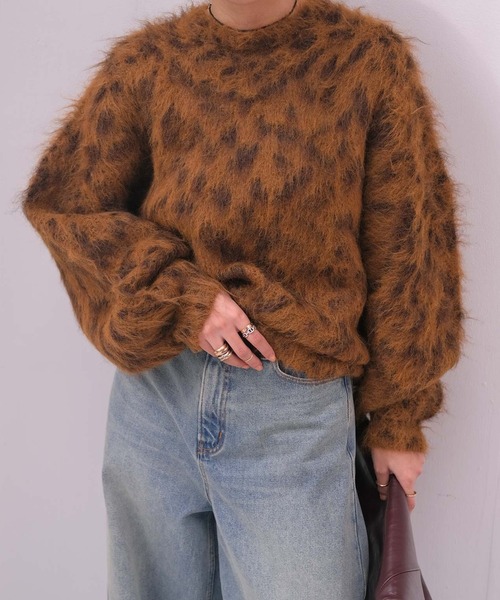 AKTE(アクテ)の「オーバードルマンニットプルオーバー(ニット/セーター・レディース・カーキ系/レオパード・FREE)」の2枚目の写真