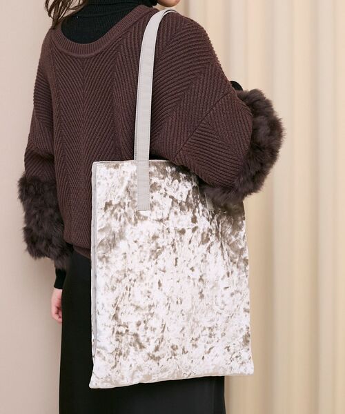 le.coeur blanc（ルクールブラン）の「ベロア3ポケットトートバッグ（トートバッグ・レディース・グレイッシュベージュ/ブラック・FREE）」の10枚目の写真