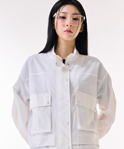 CHASECULT(チェイスカルト)の「女性ハイネックアウトポケットジャンパー-DBRG4171C01(ナイロンジャケット・レディース・ホワイト・90/85)」の2枚目の写真