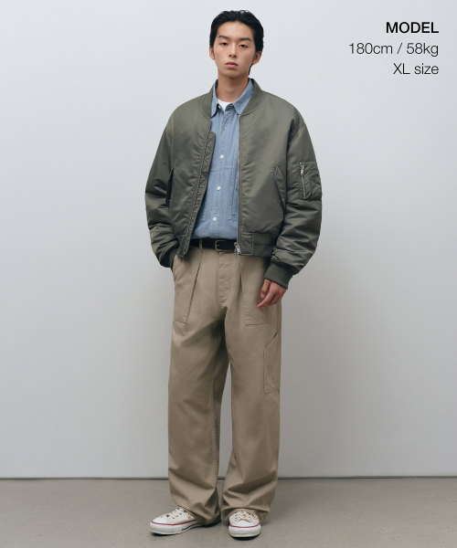 MUSINSA STANDARD（ムシンサスタンダード）の「ショートMA-1ボンバージャケット[カーキ]（ブルゾン・メンズ・その他・MEDIUM/LARGE/X-LARGE/XX-LARGE）」の2枚目の写真