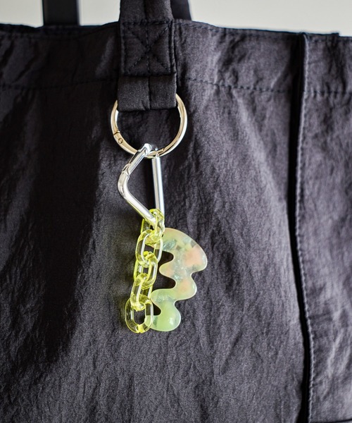 studio CLIP（スタディオクリップ）の「アセチニュアンスカラビナ（チャーム・レディース・ピンク/イエロー/ライトブルー・FREE）」の2枚目の写真