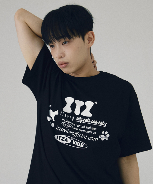 ITZAVIBE(イッザバイブ)の「ITZ OFFICIAL LOGO T SHIRT - BLACK(Tシャツ/カットソー・レディース・その他・LARGE/SMALL)」の3枚目の写真
