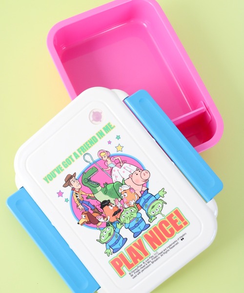 Disney(�f�B�Y�j�[)�́qDISNEY/�f�B�Y�j�[�r Toy Story �g�C�X�g�[���[ LUNCH BOX �����`�{�b�N�X 500 ml PLAY NICE�I(���ٓ���)