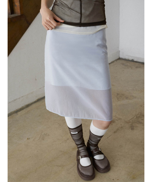 FROMWHERE（フロムウェア）の「SHEER LAYERED SKIRT SKY BLUE（スカート・レディース・その他・MEDIUM/SMALL）」の3枚目の写真