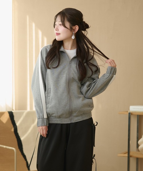 DAYRA（デイラ）の「袖ライン ジップアップ スウェット 長袖 トップス（スウェット・レディース・グレー/ネイビー/ブラウン/ライトグレー/ブラック・FREE/S）」の20枚目の写真