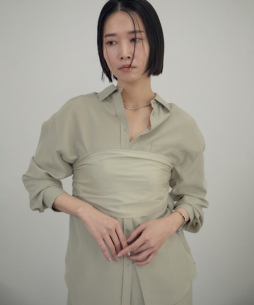 SALON adam et rope'（サロン アダム エ ロペ）の「[26SS]GENTLE SILK シャツ / セットアップ対応・洗える（シャツ/ブラウス・レディース・ベージュ系その他/ブラック・FREE）」の3枚目の写真