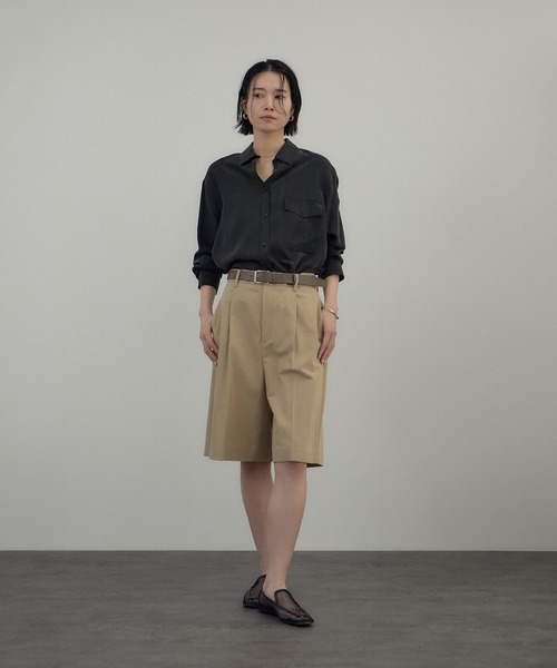 SALON adam et rope'（サロン アダム エ ロペ）の「[26SS]GENTLE SILK シャツ / セットアップ対応・洗える（シャツ/ブラウス・レディース・ベージュ系その他/ブラック・FREE）」の4枚目の写真