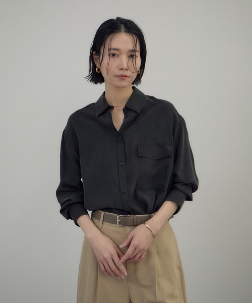 SALON adam et rope'（サロン アダム エ ロペ）の「[26SS]GENTLE SILK シャツ / セットアップ対応・洗える（シャツ/ブラウス・レディース・ベージュ系その他/ブラック・FREE）」の7枚目の写真