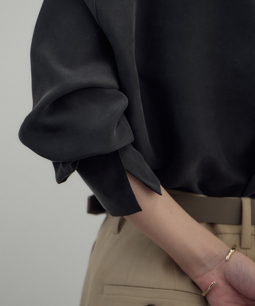 SALON adam et rope'（サロン アダム エ ロペ）の「[26SS]GENTLE SILK シャツ / セットアップ対応・洗える（シャツ/ブラウス・レディース・ベージュ系その他/ブラック・FREE）」の10枚目の写真