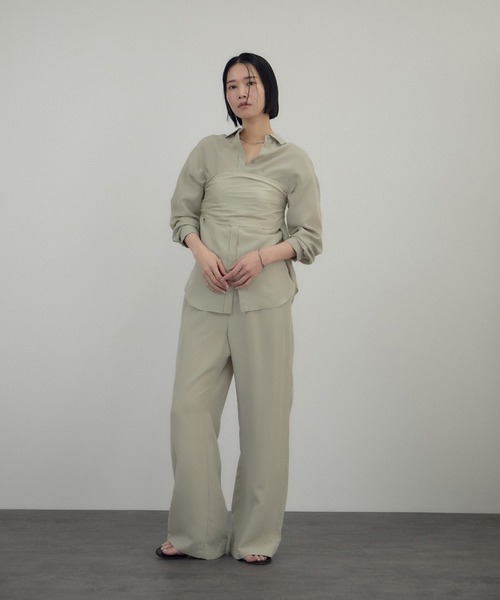 SALON adam et rope'（サロン アダム エ ロペ）の「[26SS]GENTLE SILK シャツ / セットアップ対応・洗える（シャツ/ブラウス・レディース・ベージュ系その他/ブラック・FREE）」の11枚目の写真