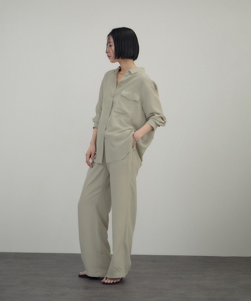SALON adam et rope'（サロン アダム エ ロペ）の「[26SS]GENTLE SILK シャツ / セットアップ対応・洗える（シャツ/ブラウス・レディース・ベージュ系その他/ブラック・FREE）」の12枚目の写真