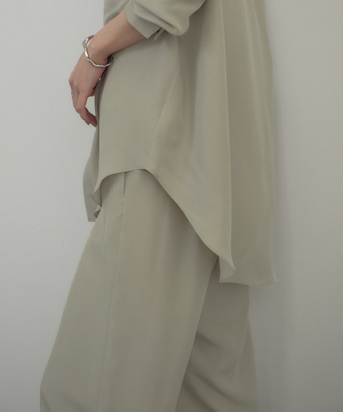 SALON adam et rope'（サロン アダム エ ロペ）の「[26SS]GENTLE SILK シャツ / セットアップ対応・洗える（シャツ/ブラウス・レディース・ベージュ系その他/ブラック・FREE）」の15枚目の写真